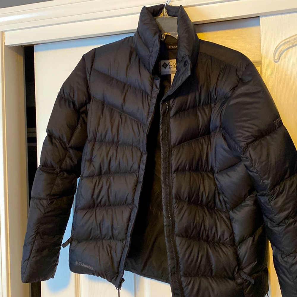 *REDUCED* for the Holidays! Black Columbia puffy jacket/ woman’s small
